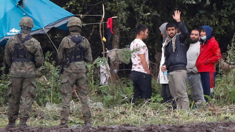 Польский эксперт: нет и тени сомнения — сценарий миграционного кризиса написан в Москве, а не в Минске