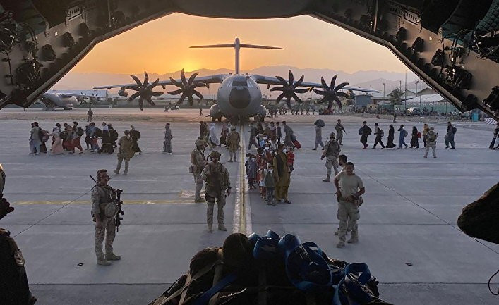 Высокопоставленный американский разведчик: система союзов США потрясена Афганистаном (Jiji)