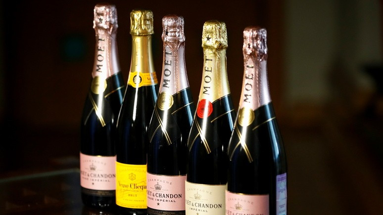 Le Figaro: французы возобновят экспорт шампанского в Россию, несмотря на споры о названии
