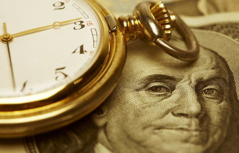 Затаив дыхание, мир ожидает «кончины доллара»