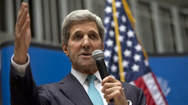 США намерены помогать Украине в развитии демократии