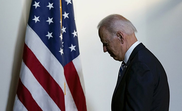 Fox News: слабый Байден играет в шашки с мастером по шахматам Путиным