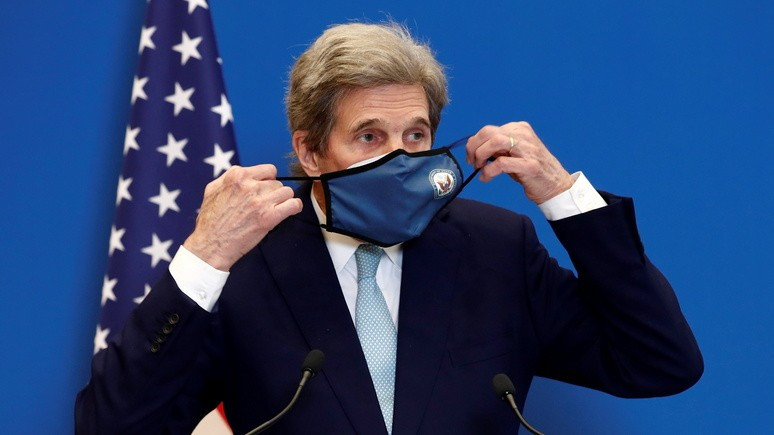 «Байден не знал»: экс-госсекретарь попытался оправдать США перед рассерженной Францией