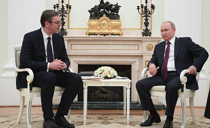 Danas: Вучич приехал в Россию для селфи с Путиным