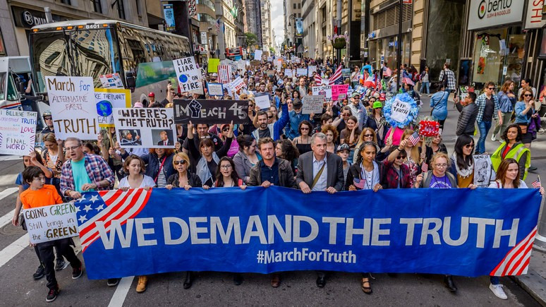 NYT: на возможный «сговор» Трампа с Россией американцы ответили маршем протеста