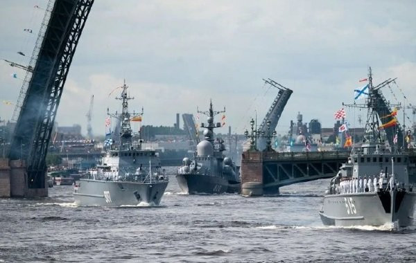 Парад МВФ в Санкт-Петербурге 30 июля, где смотреть прямую трансляцию: во сколько начало, по какому каналу покажут сегодня, 30.07.2023