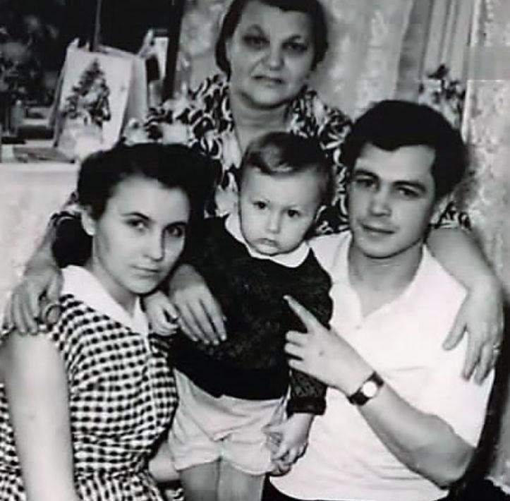 Игорь Николаев обратился к покойному отцу, который скончался в возрасте 45 лет