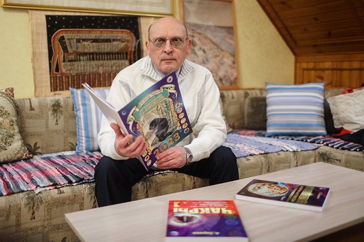 Астролог Александр Зараев в своем прогнозе на конец 2023 года рассказал о перестройке власти в России и о делении Украины