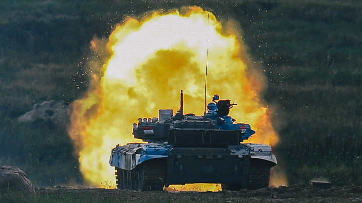 И один в поле воин: русский танк «Алёша» разгромил колонну бронетехники ВСУ
