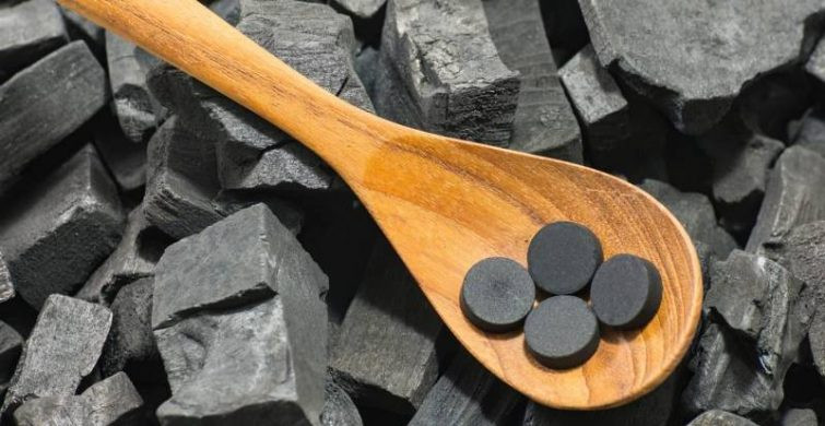 Зачем раскладывать по углам квартиры рис и активированный уголь