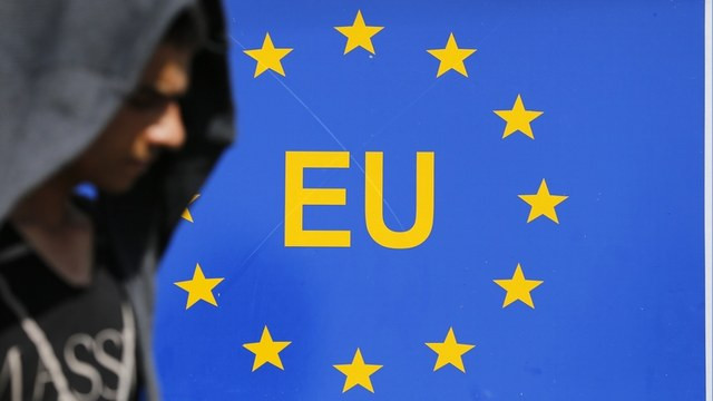 FP: Брюсселю пора перестать винить Путина в развале Европы