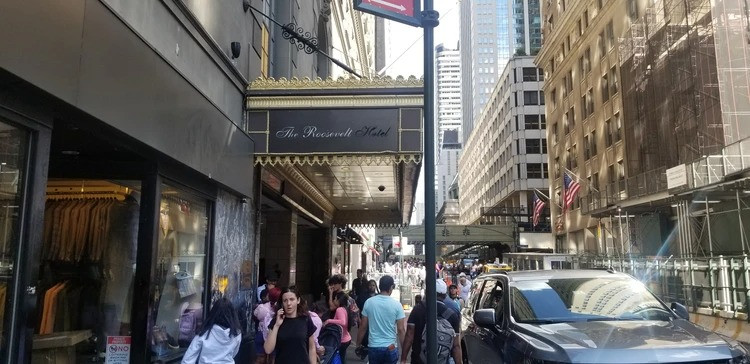 Америка пожинает плоды своей политики: мигранты оккупировали центр Нью-Йорка