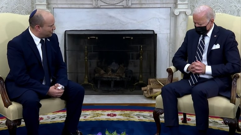 «Как студент на уроке»: SNN заподозрил Байдена в том, что он задремал на встрече с израильским премьером