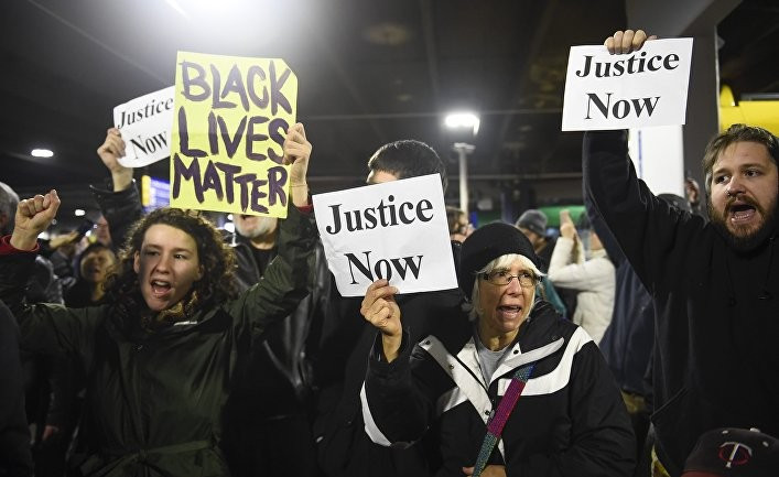 Разделенные и неравные