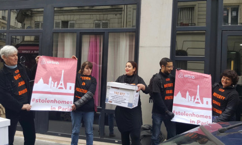 Во Франции арестована женщина за ношение футболки с критикой Израиля