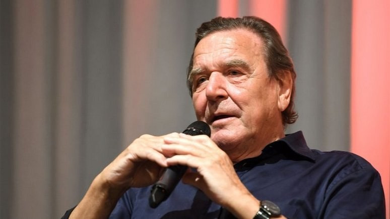 Шрёдер: попытки США помешать сотрудничеству России и Европы неприемлемы