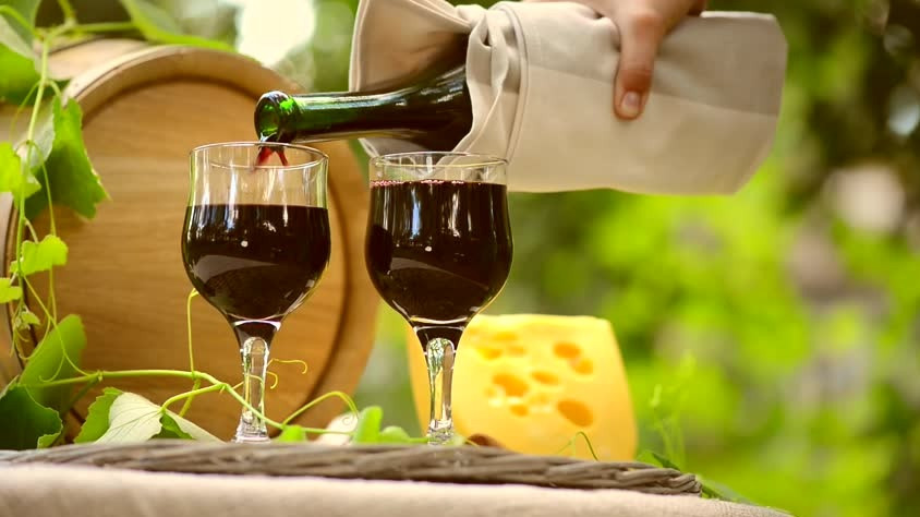 Роскошные открытки и поздравления в День вина и сыра 25 июля: как отметить праздник