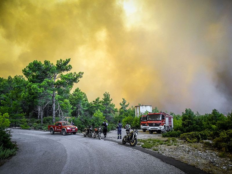 Эвакуация туристов: в каких районах Греции и Турции бушуют пожары