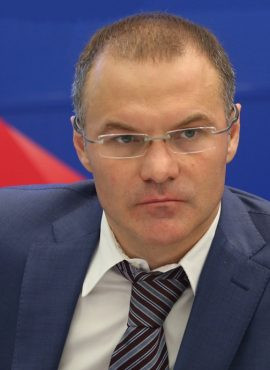 Депутат Александр Коган рассказал о новом законе о сборе у населения опасных отходов