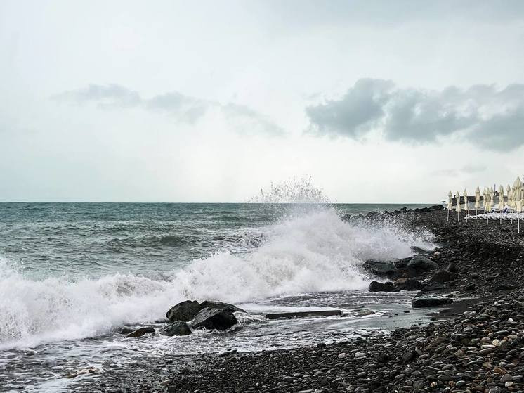 Почему закрыли пляжи в Сочи, что об этом известно на сегодня