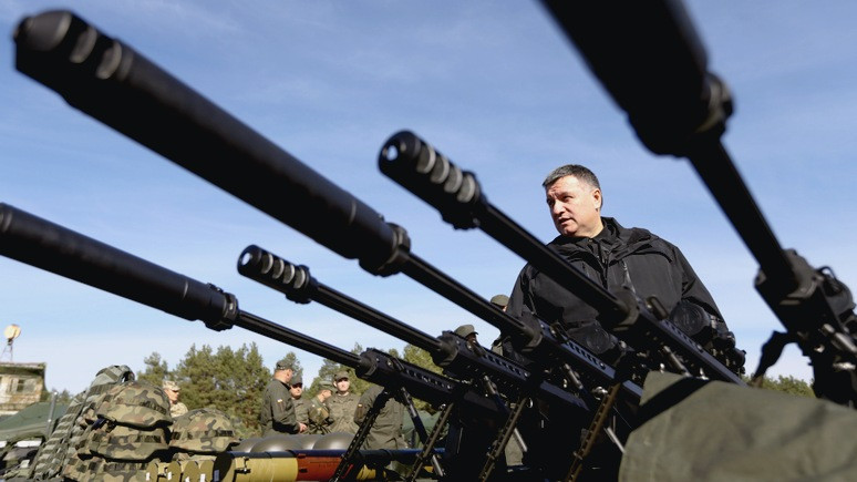 Welt: Аваков пообещал России десятки тысяч убитых, а ЕС — толпы беженцев