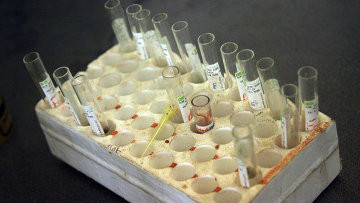 Центры переливания крови не рады геям, русским и слишком загорелым людям