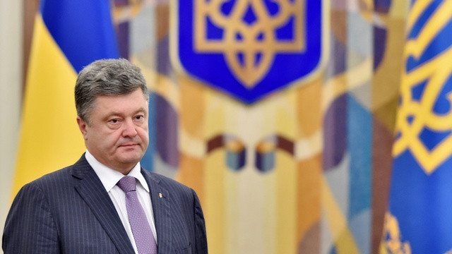 Порошенко обещает прекращение огня после перекрытия границы с Россией