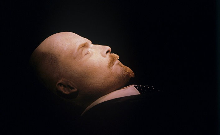 El Mundo: мумия Ленина не дает покоя журналистам на Западе и Зюганову в России