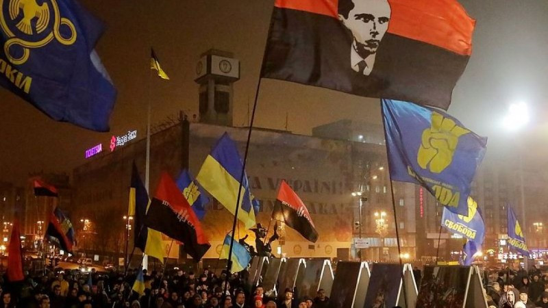 Американские СМИ: США установили на Украине нацистский режим