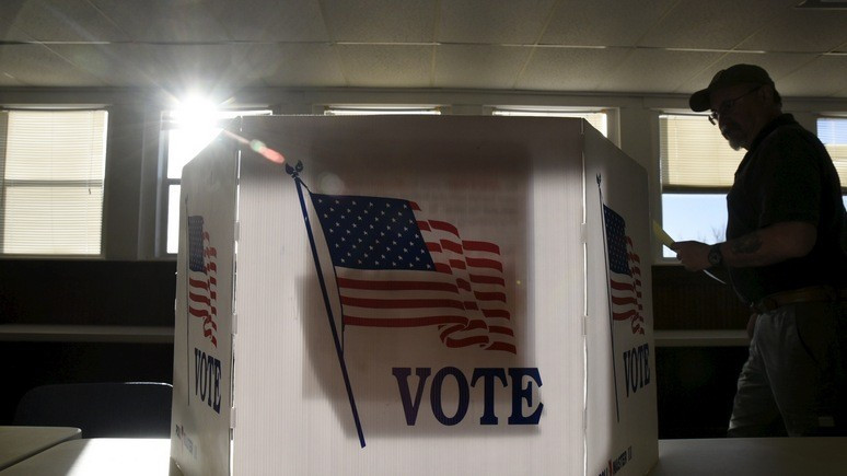 Politico: зацикливаясь на России, демократы совершают большую ошибку