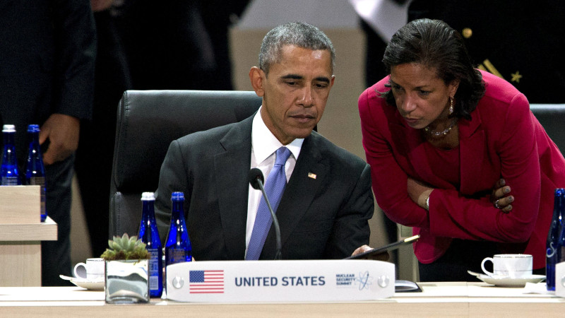 Новая биография Обамы: экс-президент США нюхал кокаин и хотел стать геем