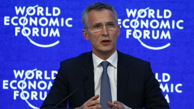 Столтенберг призвал Москву уважать воздушное пространство НАТО