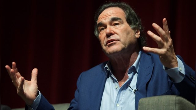 Оливер Стоун: Pokémon Go – очередной шаг на пути к тоталитаризму