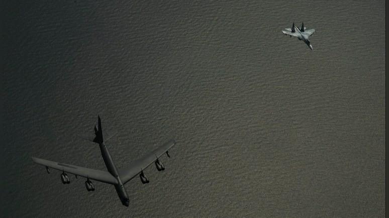 Daily Mail: Пентагон поделился «эффектными фото» российского перехвата над Балтикой