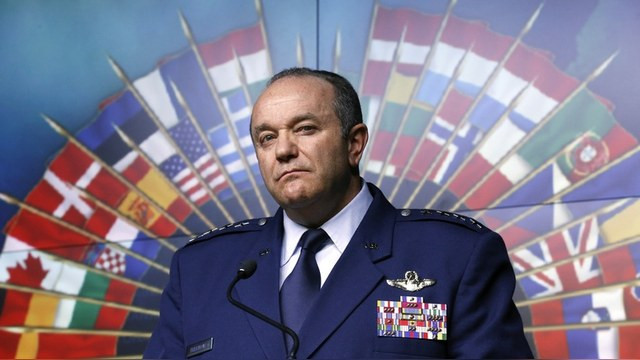 Главком НАТО: Москва использует сирийских беженцев как оружие против ЕС