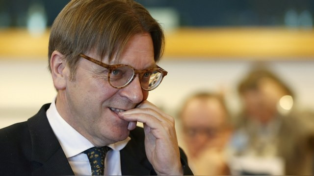 Экс-премьер Бельгии: Европе пора поставить Путина на место