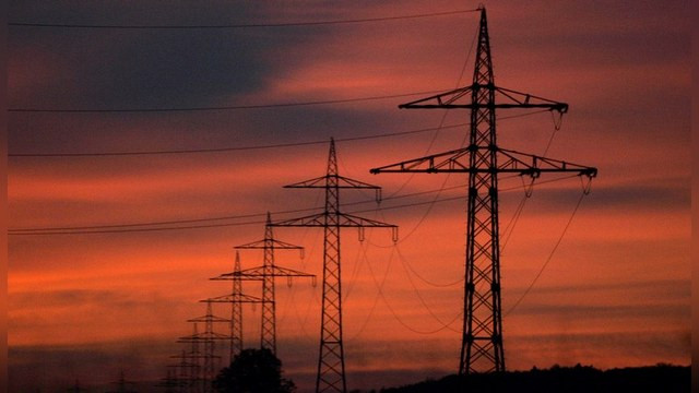 Корреспондент: Россия помогает устранить энергетический дефицит на Украине