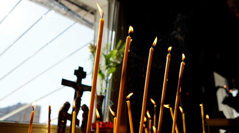 «Самонаписавшийся» лик Богородицы чудесами и красотой пленит: чем известна, какую молитву читать, история образа