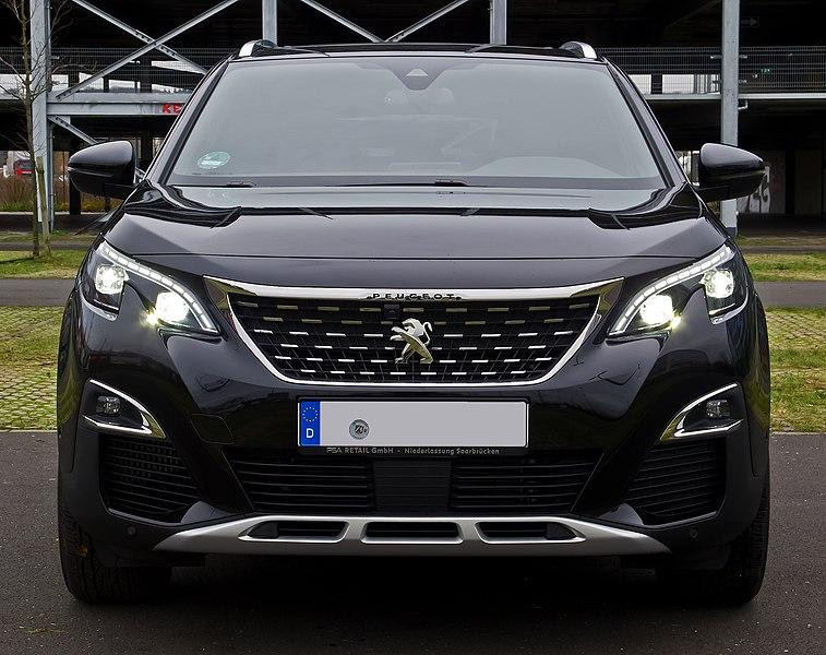 В Сеть попали снимки французской новинки 2024 года Peugeot E-3008