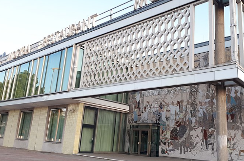 Жители Германии возмущены требованием украинцев сменить русское название кафе