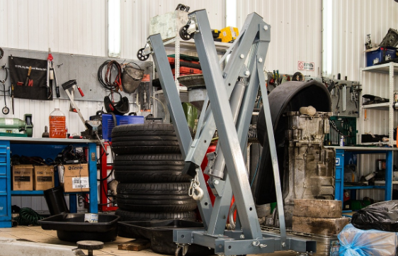 Петербургские автосервисы столкнулись с нехваткой фирменных запчастей