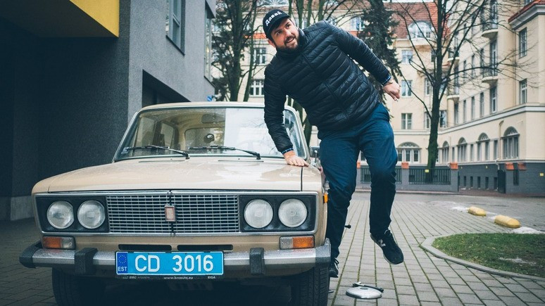 ERR: американский дипломат разъезжает по Таллину на старых «жигулях»