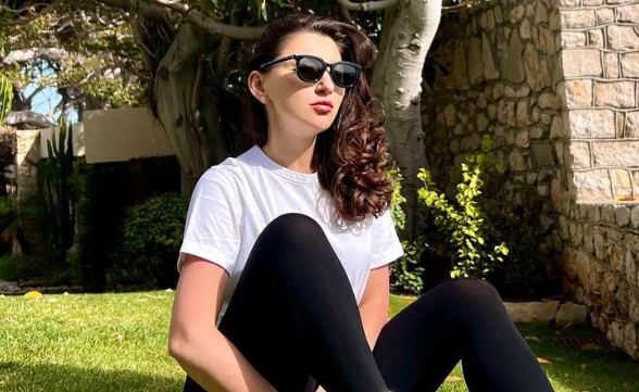 Дочь Григория Лепса три дня добиралась до «полуострова миллиардеров»