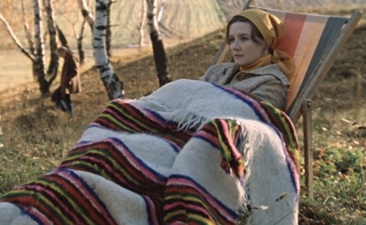 В фильме «Москва слезам не верит» нашли новый киноляп с пледом