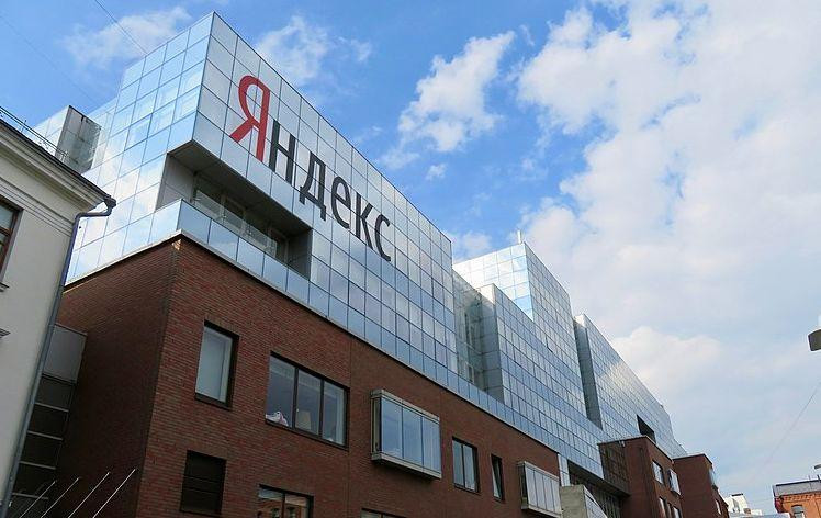 Нейросеть от «Яндекса» YandexGPT научилась выделять главное из отзывов о товарах