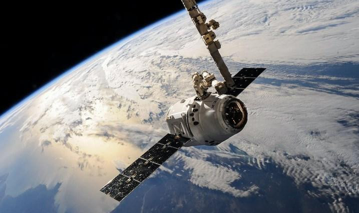 Эксперт Вилльбольд назвал легкой задачей удаленный взлом спутников