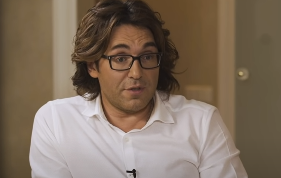 Пропавший с радаров Андрей Малахов вышел на связь со странной внешностью