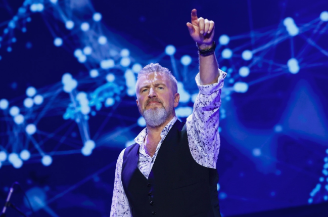 Назван размер заработка Агутина и Варум в США