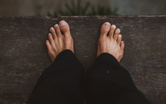 Британец 8 лет ходил босиком и рассказал о результатах этого эксперимента