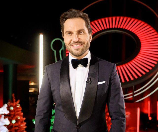 Долларовый миллионер Александр Ревва подарил матери на День рождения 100 000 рублей